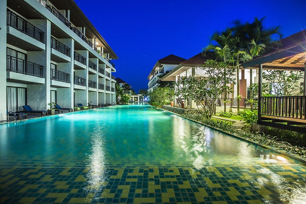 Mai resort phuket. Mai Khao Beach Пхукет. D Varee mai Khao Beach 4. Таиланд отель  май као. Отели май Кхао Бич три звезды.